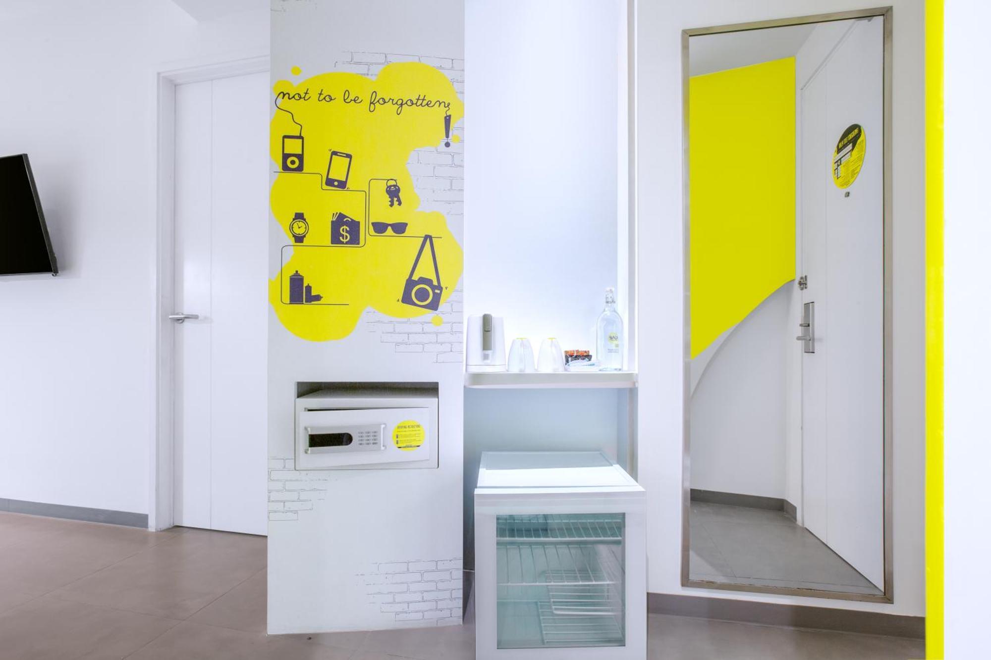 Yello Hotel Jemursari Surabaja Zewnętrze zdjęcie