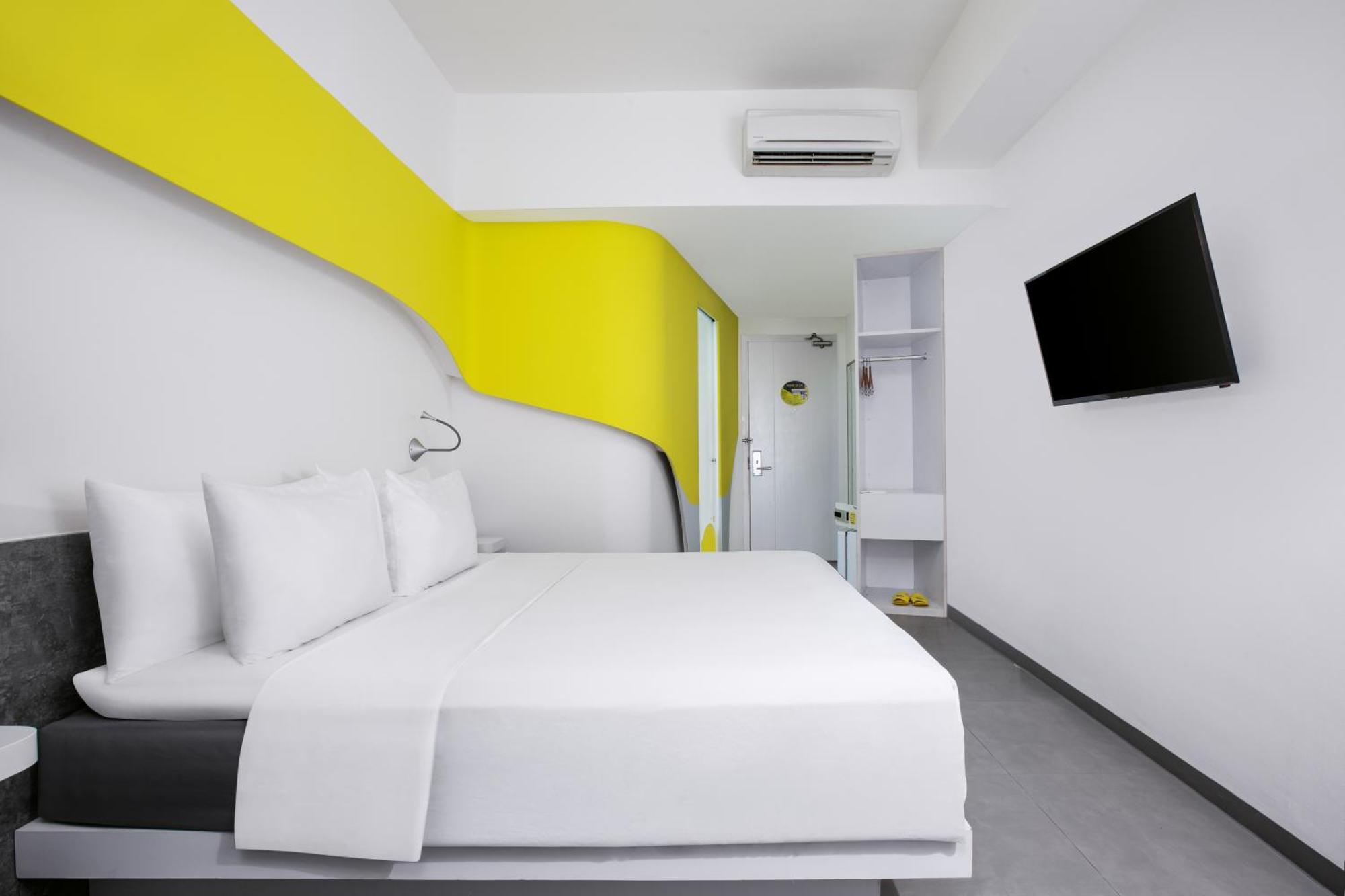 Yello Hotel Jemursari Surabaja Zewnętrze zdjęcie