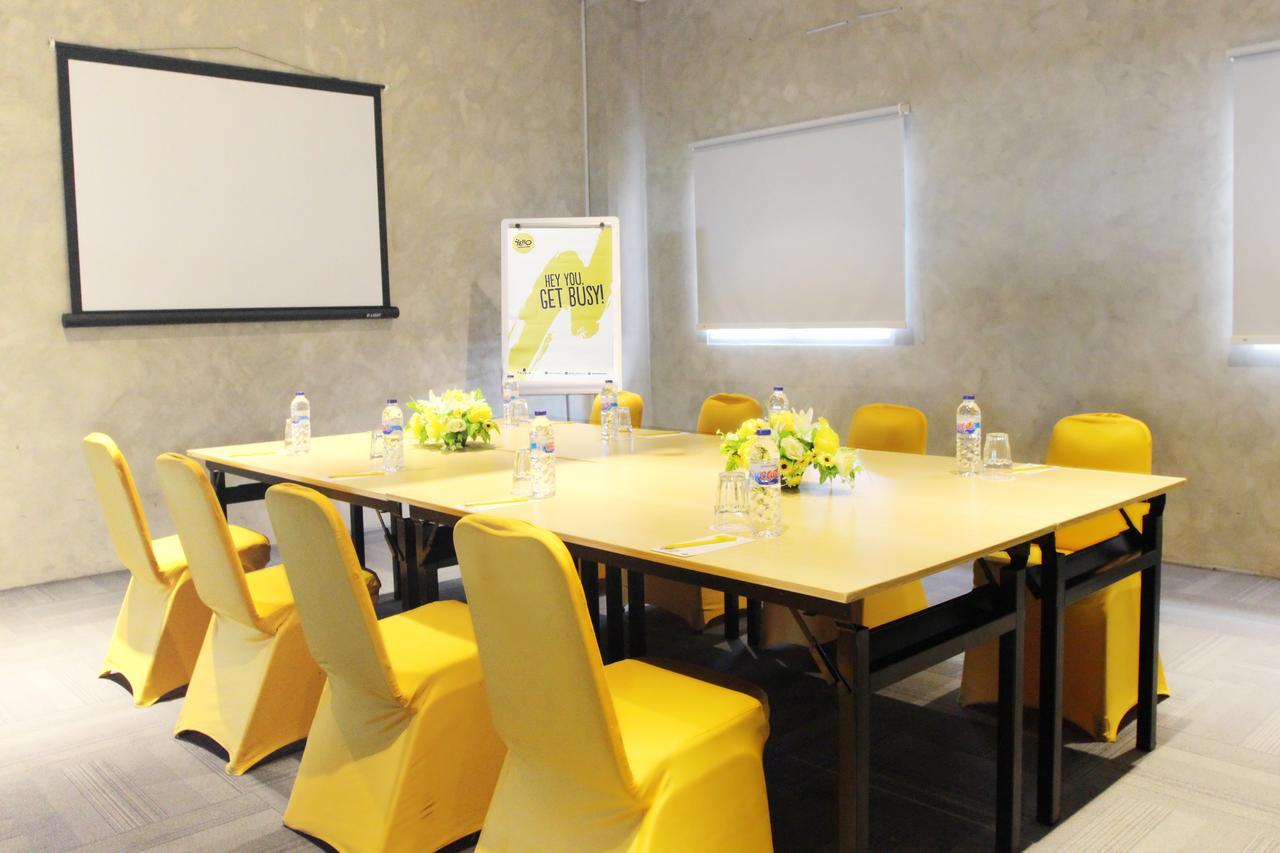 Yello Hotel Jemursari Surabaja Zewnętrze zdjęcie