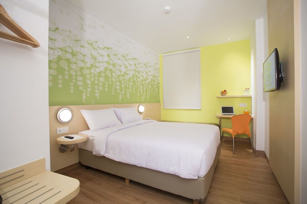 Yello Hotel Jemursari Surabaja Zewnętrze zdjęcie