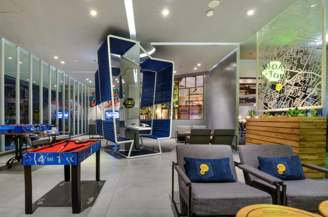 Yello Hotel Jemursari Surabaja Zewnętrze zdjęcie