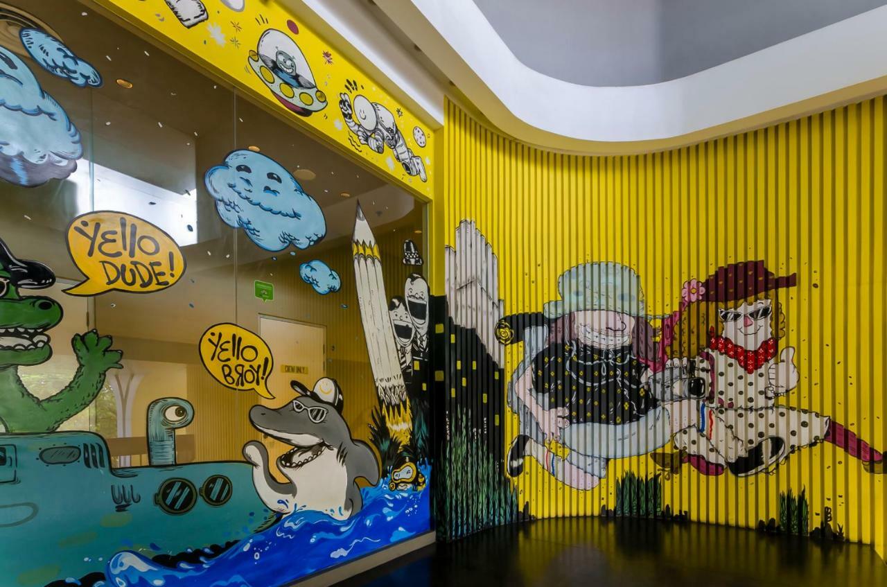 Yello Hotel Jemursari Surabaja Zewnętrze zdjęcie