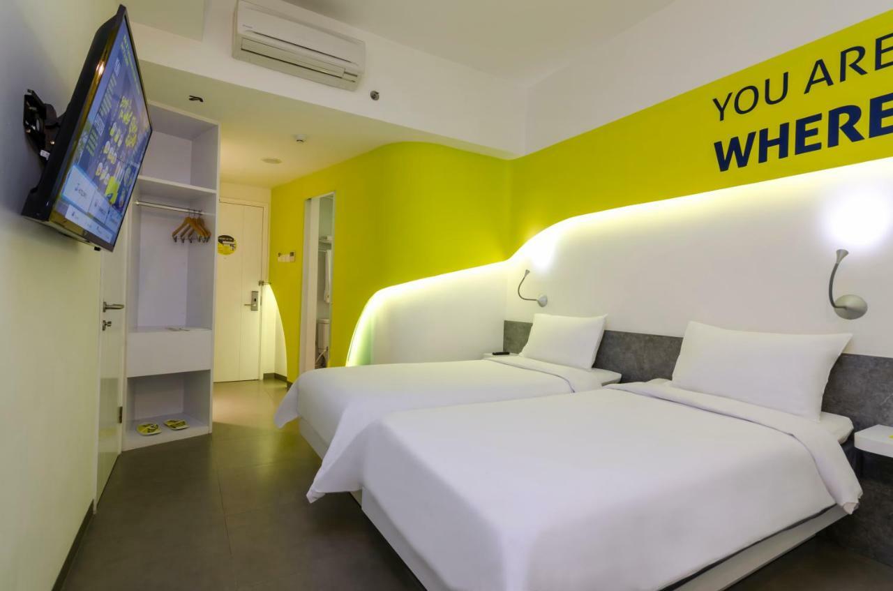 Yello Hotel Jemursari Surabaja Zewnętrze zdjęcie