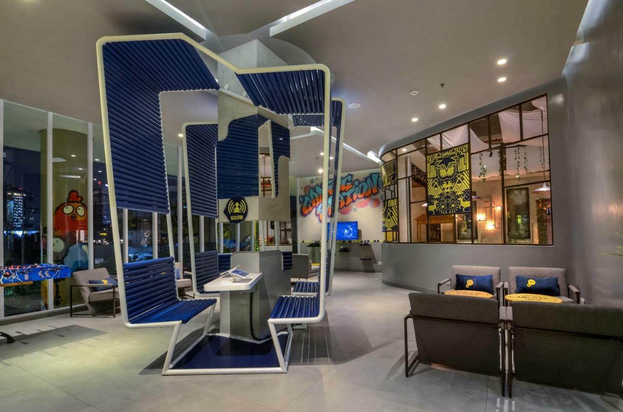 Yello Hotel Jemursari Surabaja Zewnętrze zdjęcie